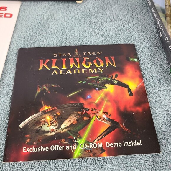 Star Trek Starfleet Command Big Box PC Video Game Complete w/ CD, Manuals, Guide - Picture 7 of 10